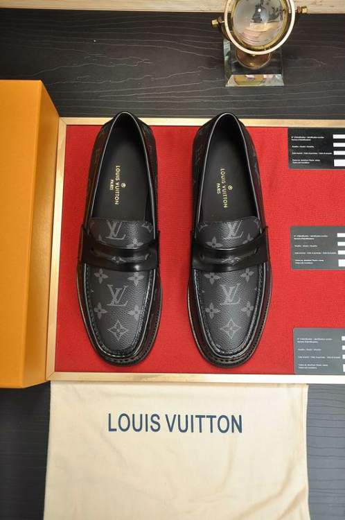 Picture of Louis Vuitton Shoes _SKULVsz38-45hnh032514509